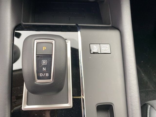 New 2025 Mitsubishi Outlander SE image 28