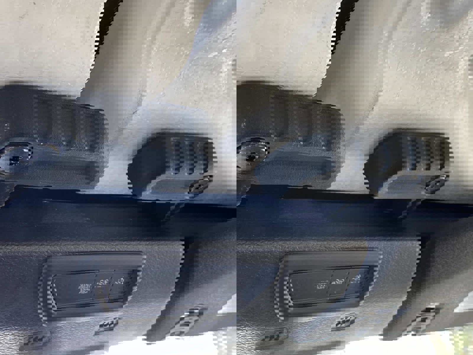 Certified 2022 Jeep Wrangler Unlimited Sahara w/ LED Lighting Group image 32