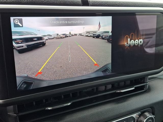 Used 2024 Jeep Gladiator Sport AWD/4WD image 14