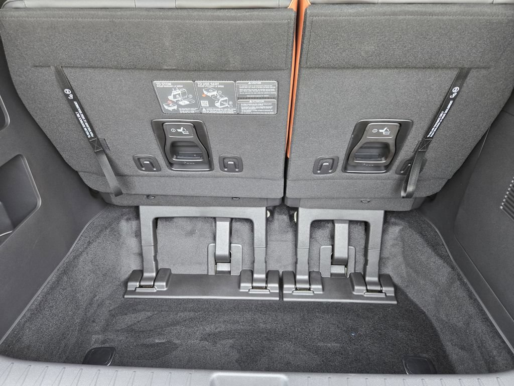 New 2026 Kia Carnival EX FWD image 24