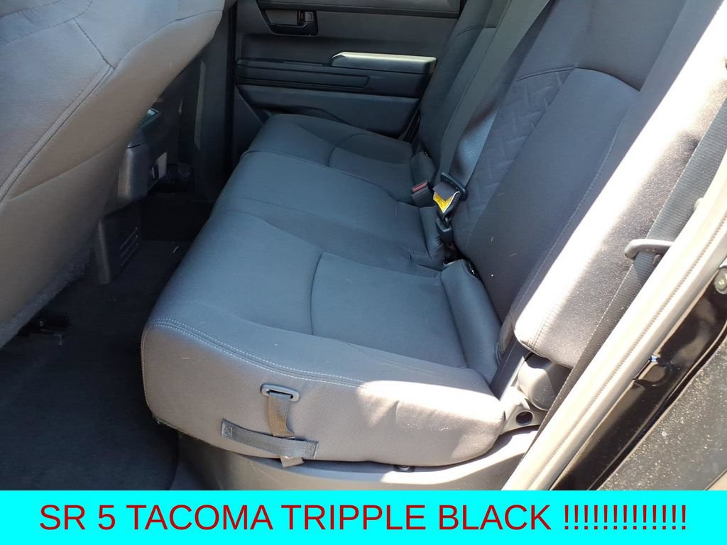 Used 2025 Toyota Tacoma SR5 AWD/4WD image 10