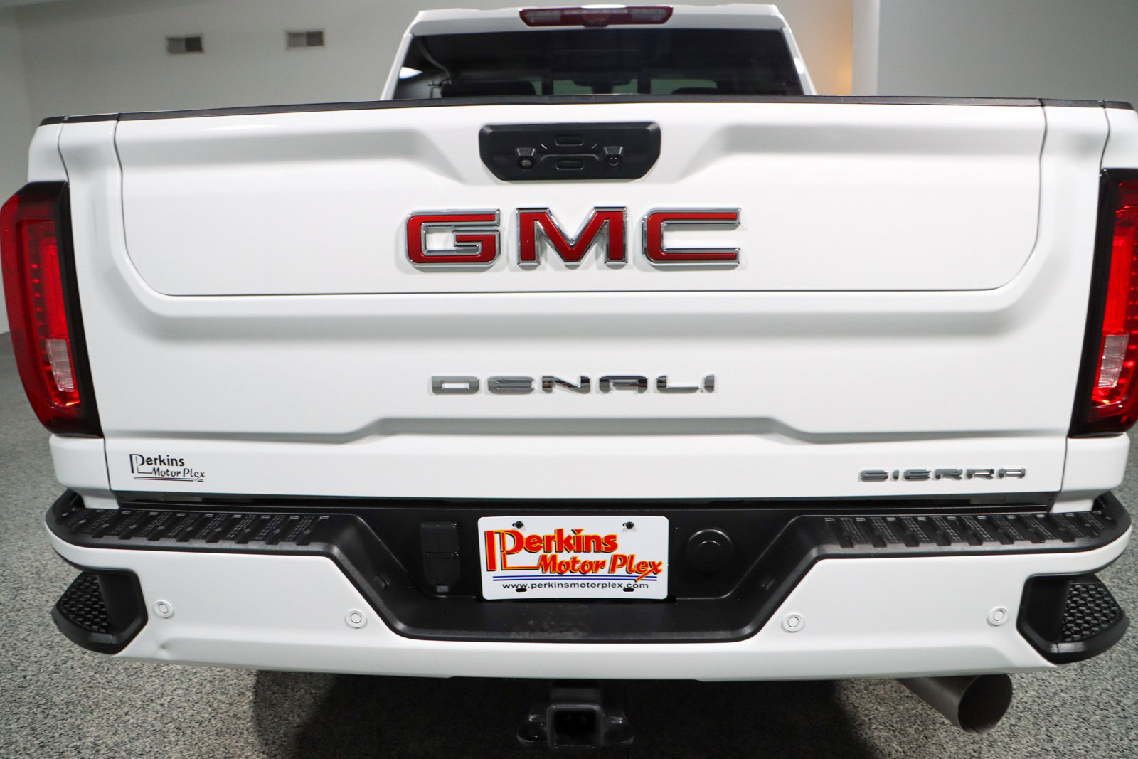 Used 2023 GMC Sierra 2500 Denali w/ Denali Ultimate Package image 8