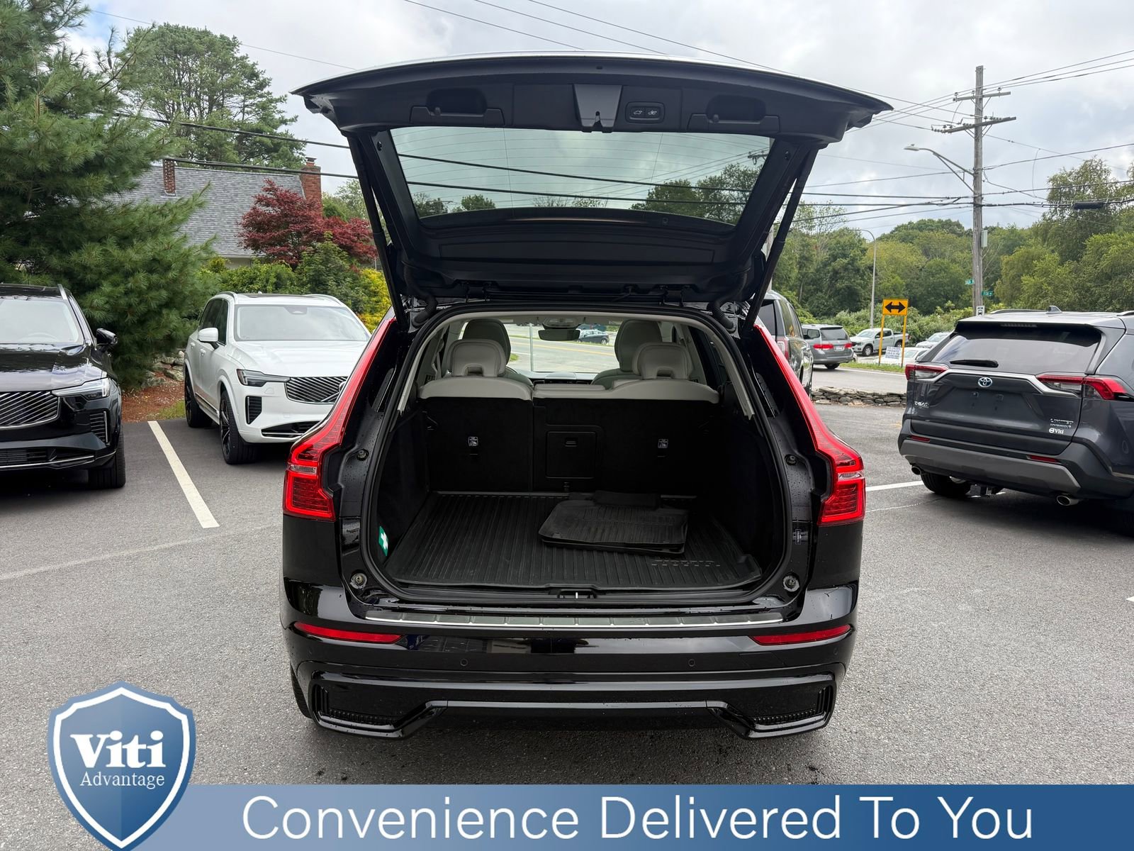 Certified 2024 Volvo XC60 B5 Core w/ Protection Package Premier image 23