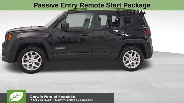 Used 2017 Jeep Renegade Latitude w/ Cold Weather Group image 4