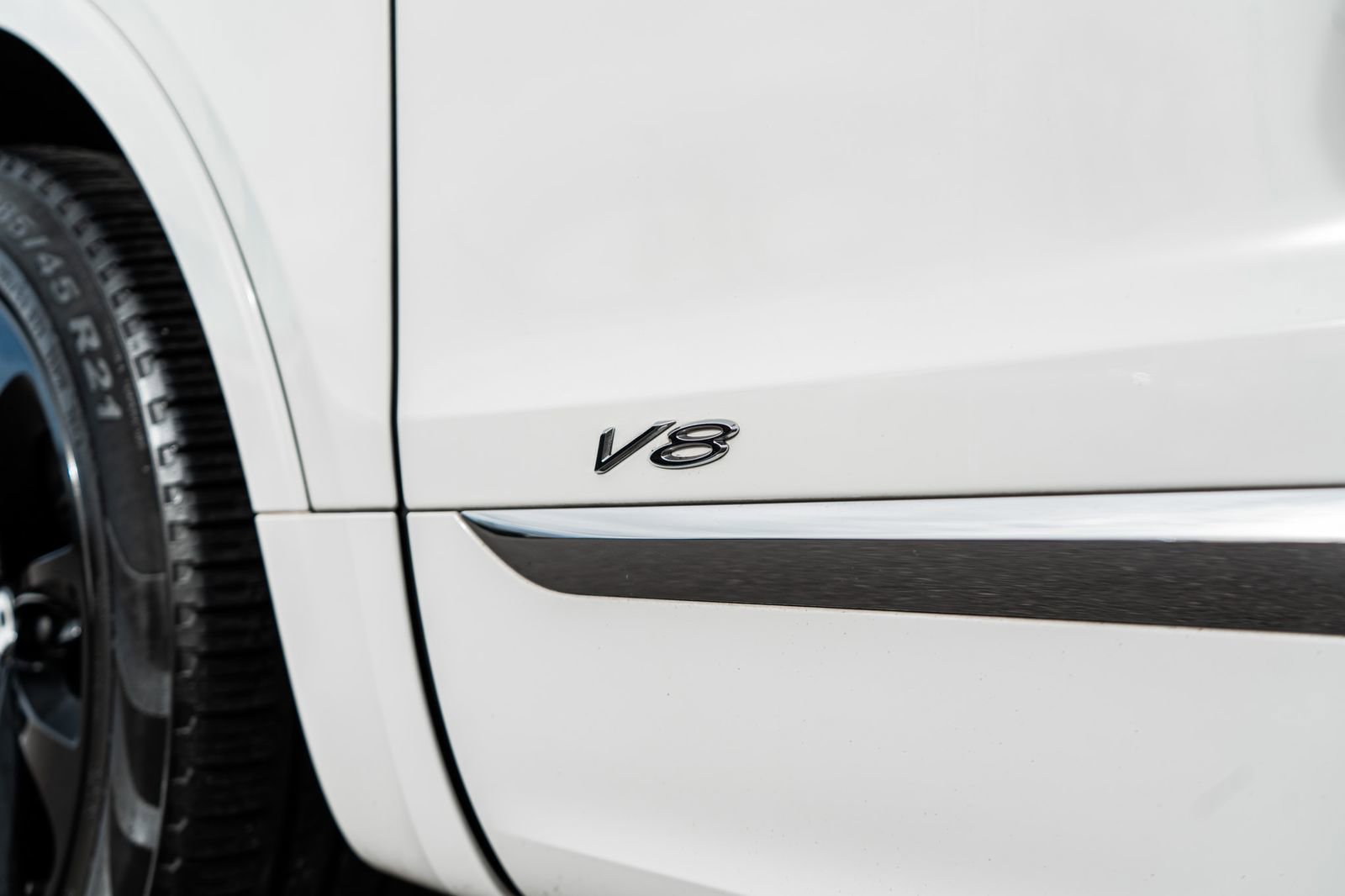Used 2022 Bentley Bentayga image 17