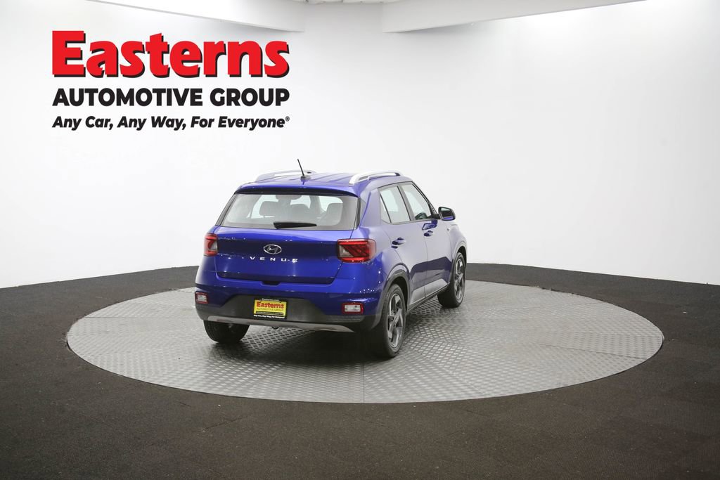 Used 2023 Hyundai Venue SEL image 34