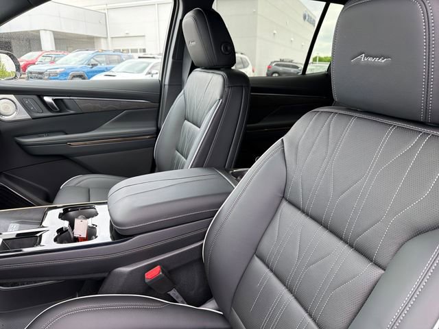 New 2026 Buick Enclave Avenir w/ Super Cruise Package FWD image 17
