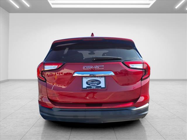 Used 2023 GMC Terrain SLE w/ LPO, Floor Liner Package FWD image 9