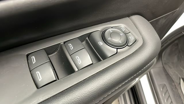 Used 2023 GMC Yukon XL SLE image 10