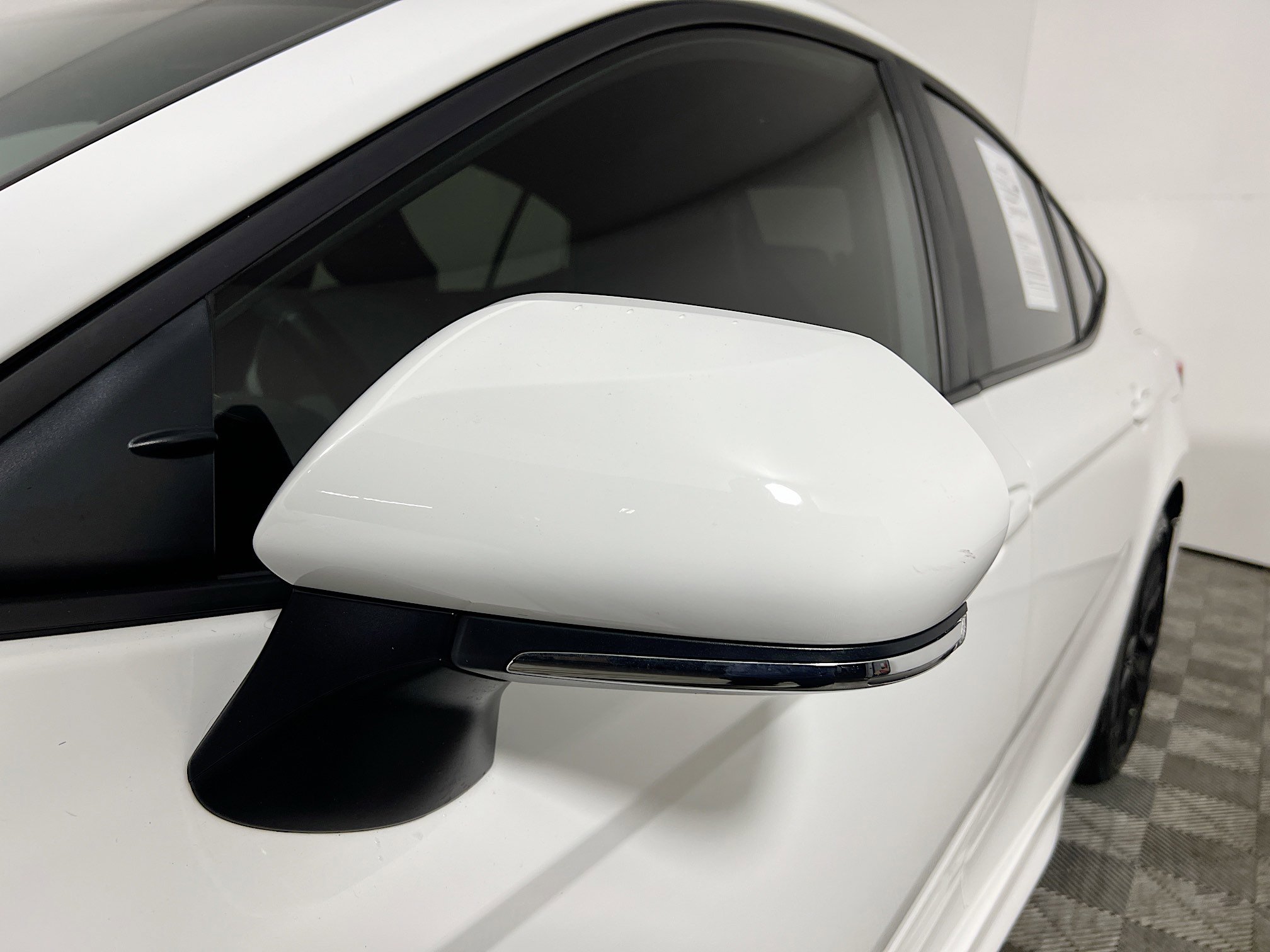 Used 2025 Toyota Camry SE w/ Convenience Package image 13