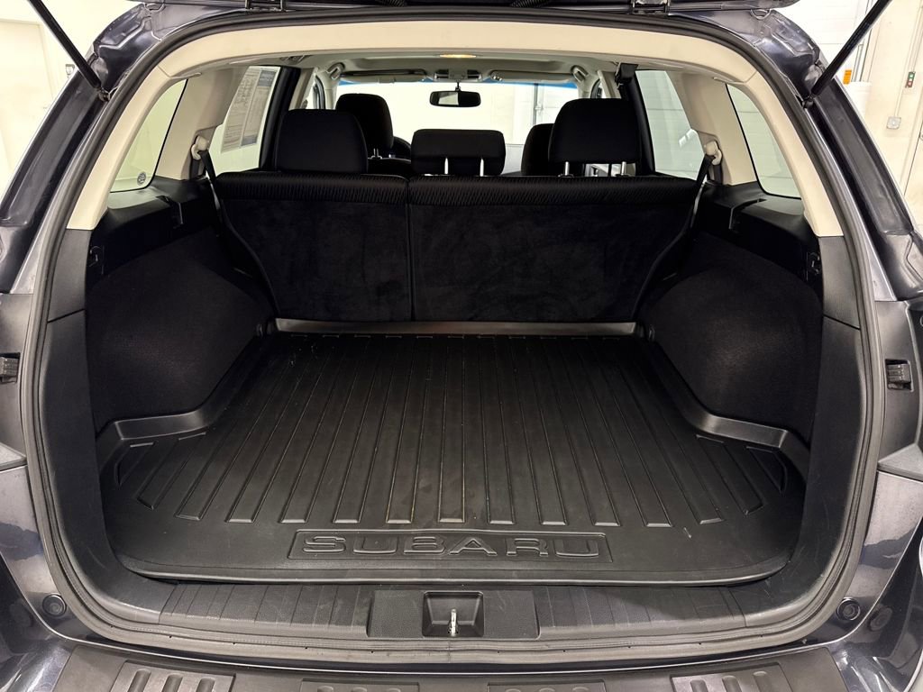 Used 2011 Subaru Outback 2.5i Premium image 25