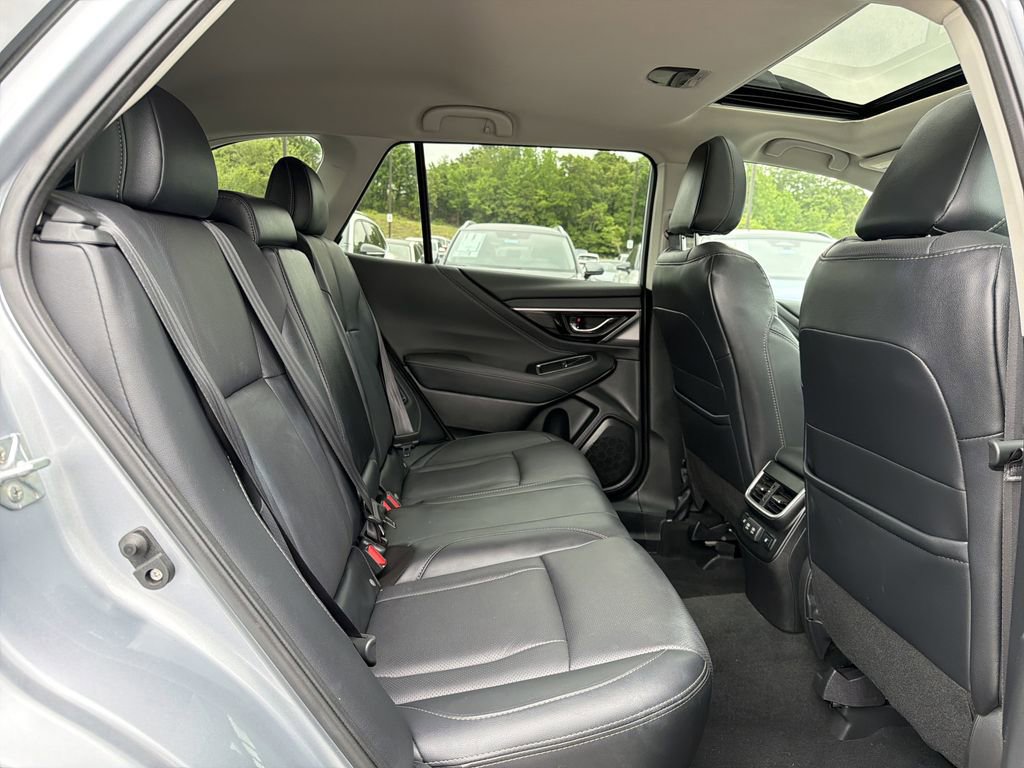 Used 2022 Subaru Outback Limited AWD/4WD image 16