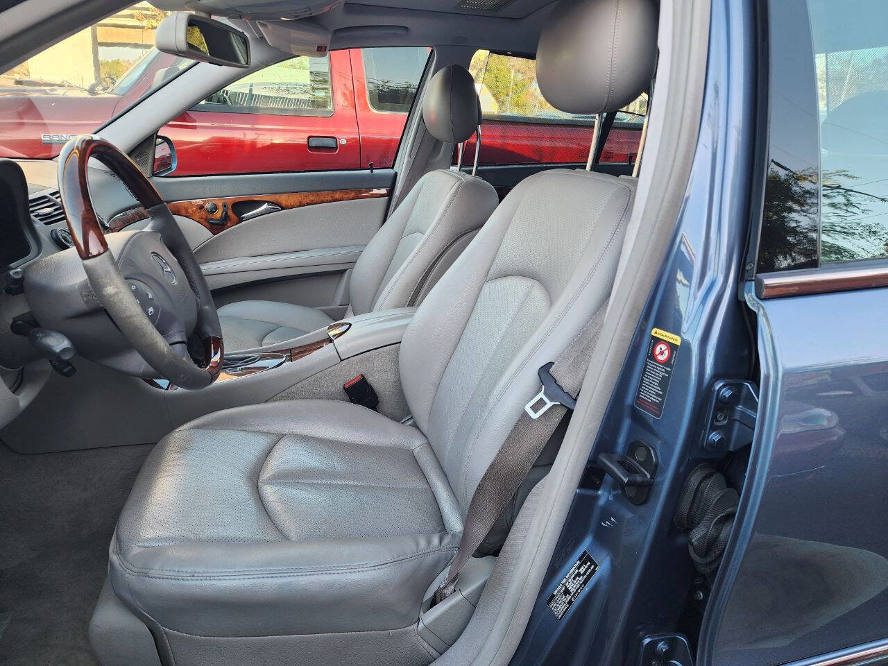 Used 2005 Mercedes-Benz E 320 Sedan image 13