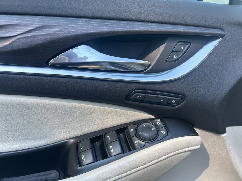 Used 2023 Buick Enclave Avenir AWD/4WD image 12