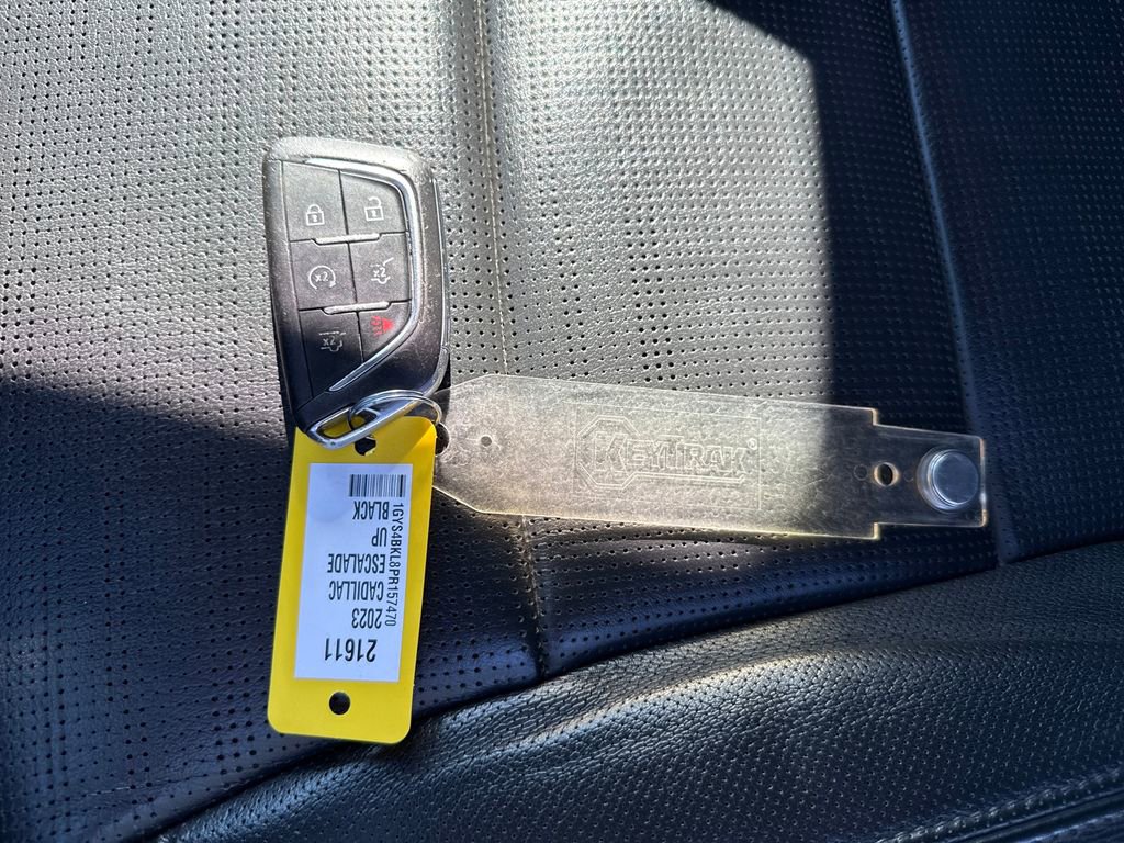 Used 2023 Cadillac Escalade Premium Luxury image 31