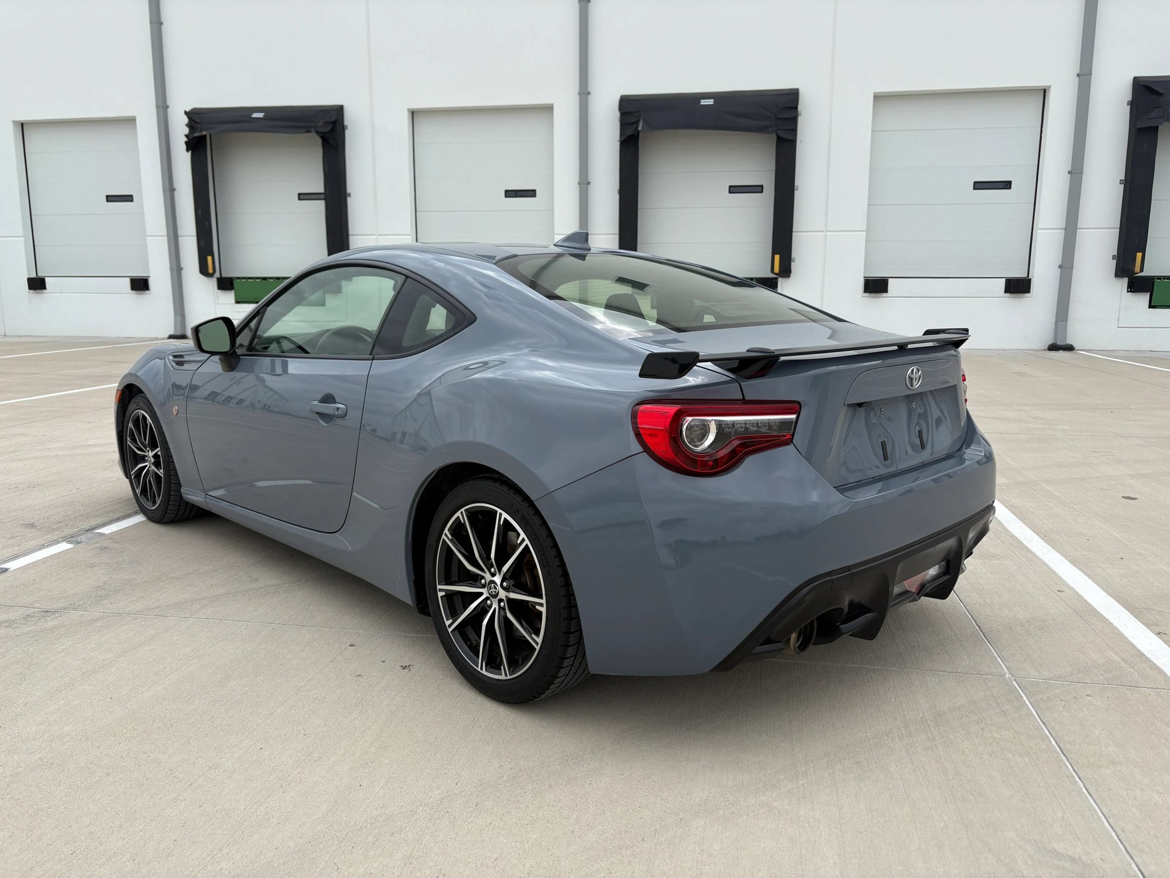Used 2018 Toyota 86 RWD image 5