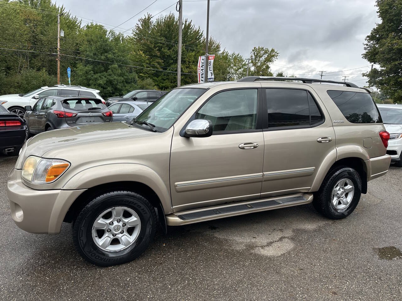 Used 2007 Toyota Sequoia Limited w/ Luxury Pkg AWD/4WD image 3