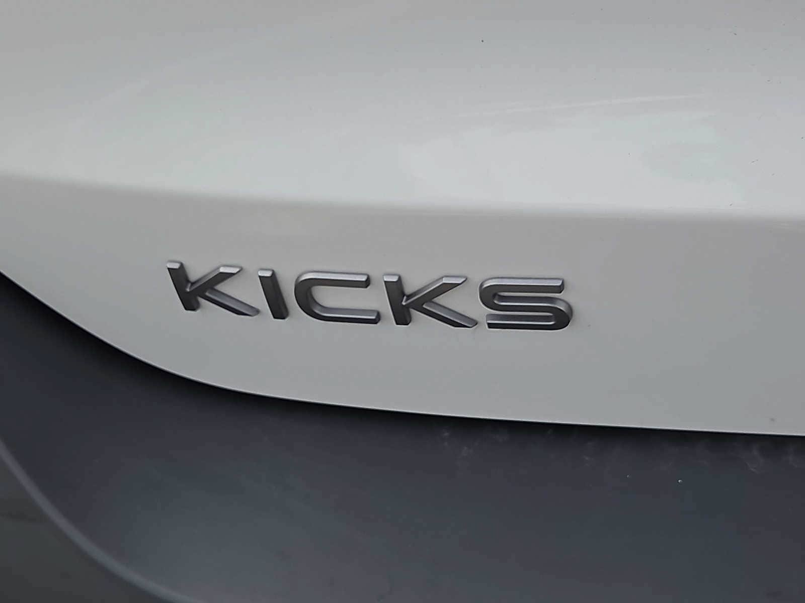 Used 2025 Nissan Kicks SV AWD/4WD image 28