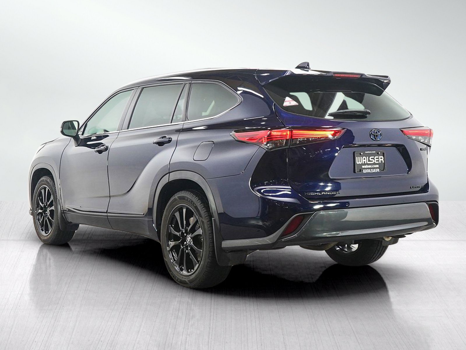 Used 2023 Toyota Highlander Limited AWD/4WD image 4