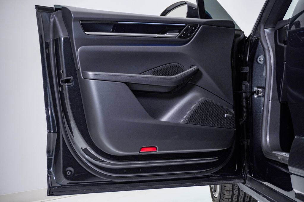 Certified 2025 Porsche Macan 4S Electric image 25