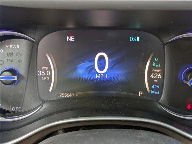 Used 2018 Chrysler Pacifica Touring-L image 11