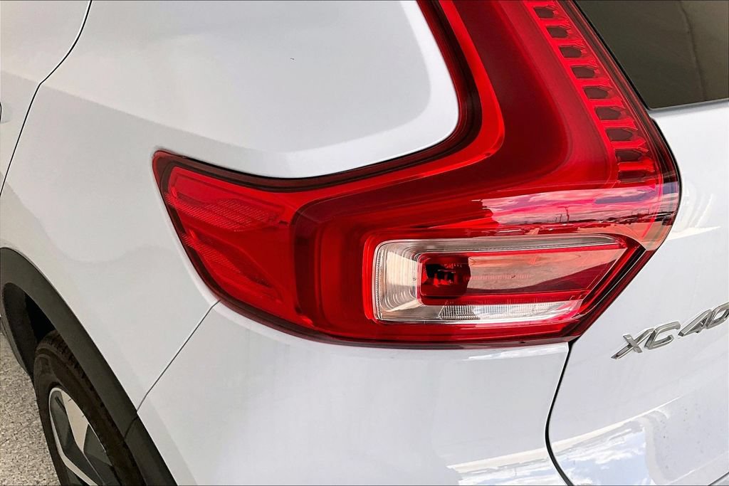 Used 2026 Volvo XC40 B5 Plus AWD/4WD image 39
