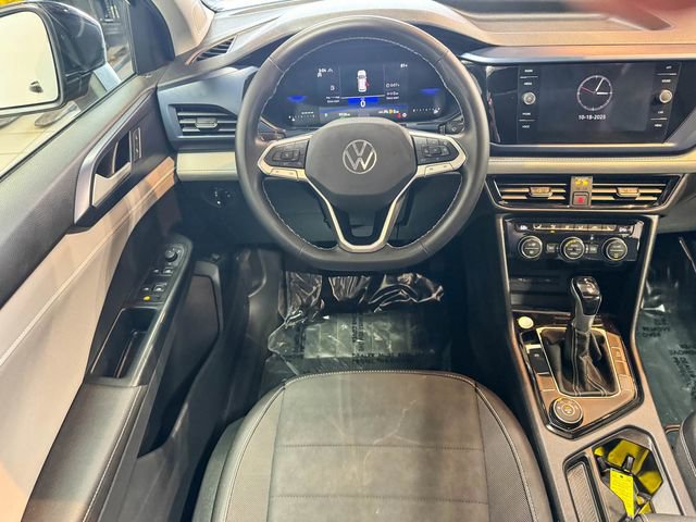 Used 2024 Volkswagen Taos SE w/ Panoramic Sunroof Package image 30