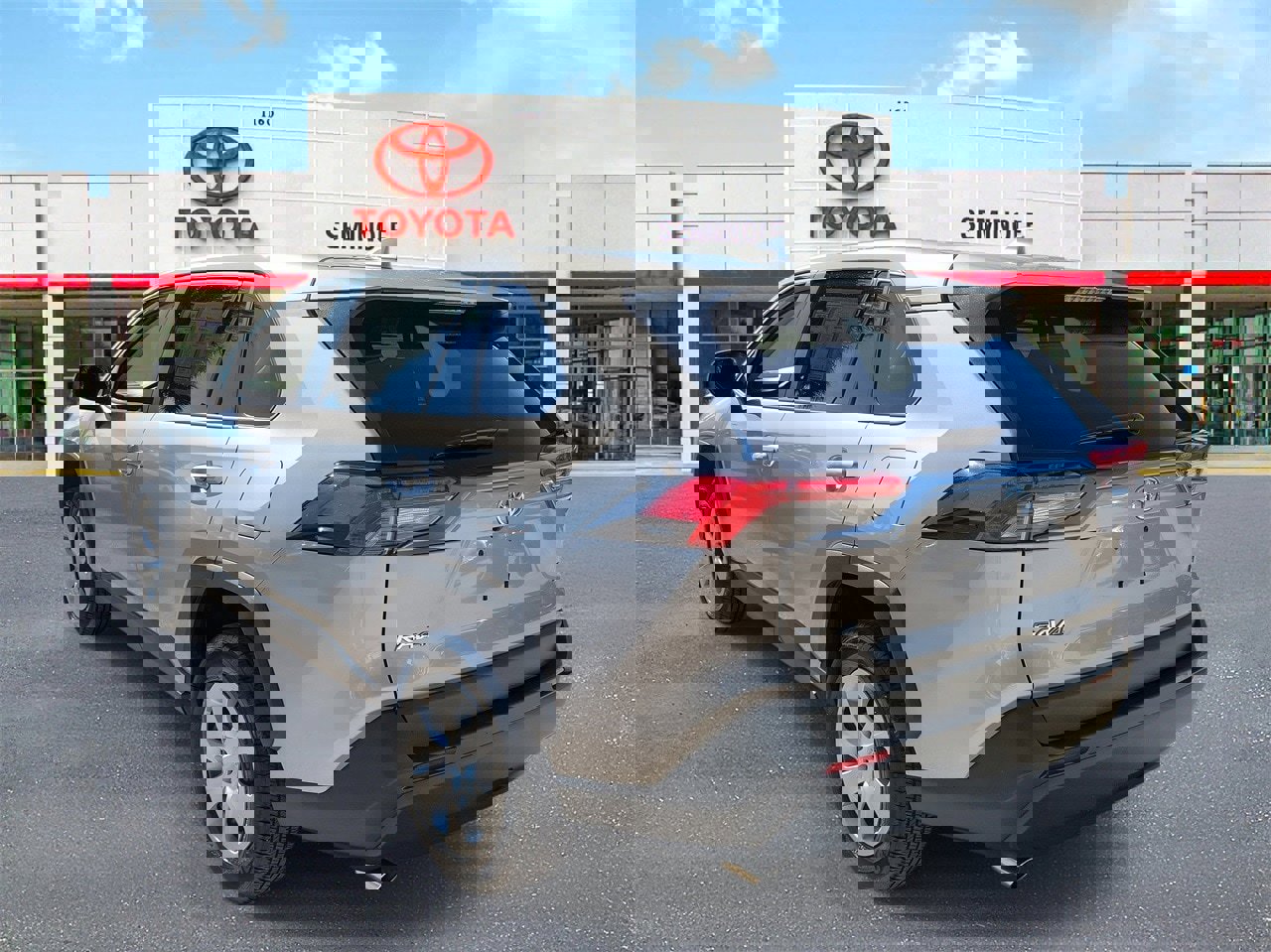 Used 2025 Toyota RAV4 LE image 4