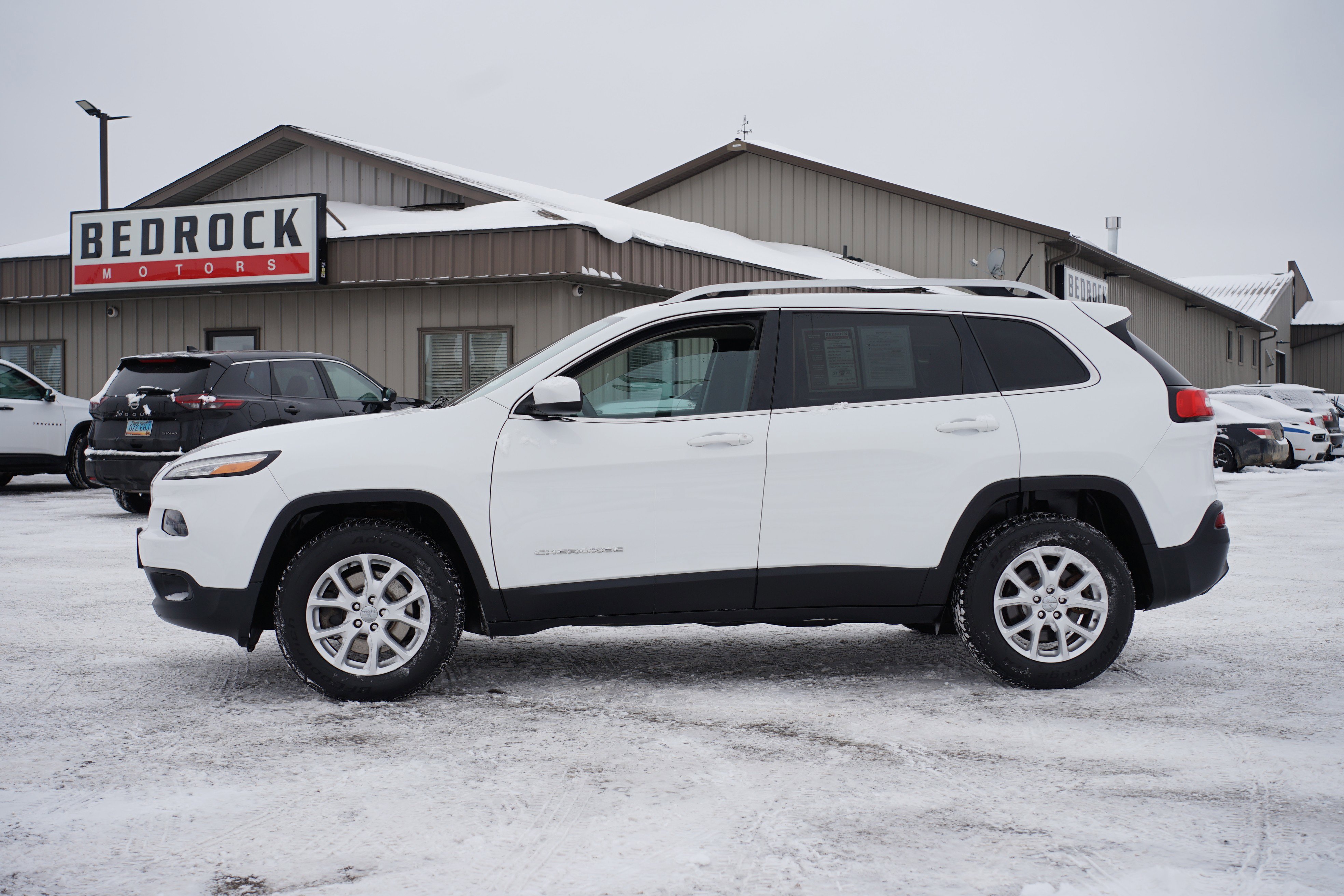 Used 2016 Jeep Cherokee Latitude w/ Cold Weather Group image 6