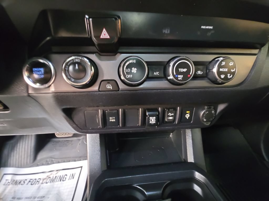 Used 2019 Toyota Tacoma TRD Sport AWD/4WD image 17