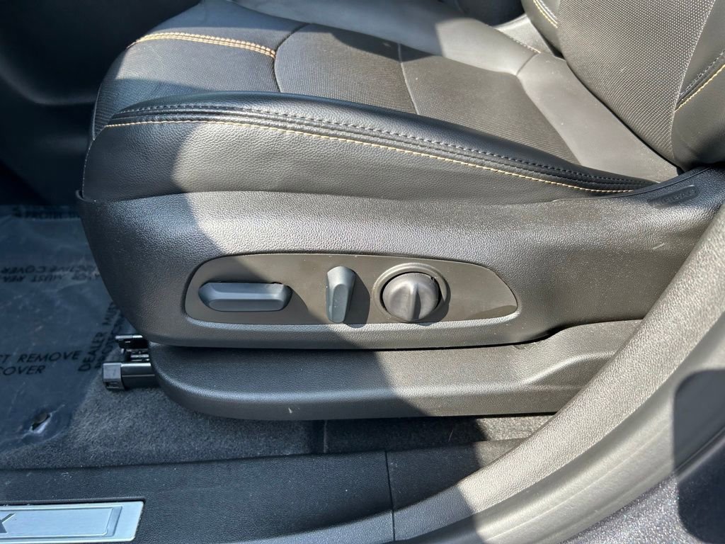 Used 2022 Chevrolet Equinox Premier FWD image 21