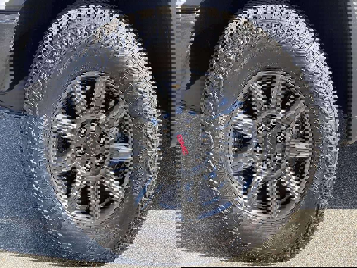 Used 2025 GMC Sierra 1500 AT4X image 26