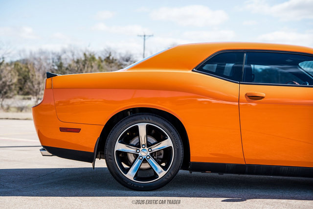 Used 2014 Dodge Challenger R/T RWD image 10