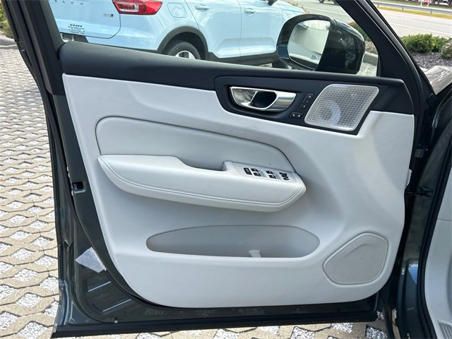 New 2026 Volvo XC60 T8 Ultra image 9