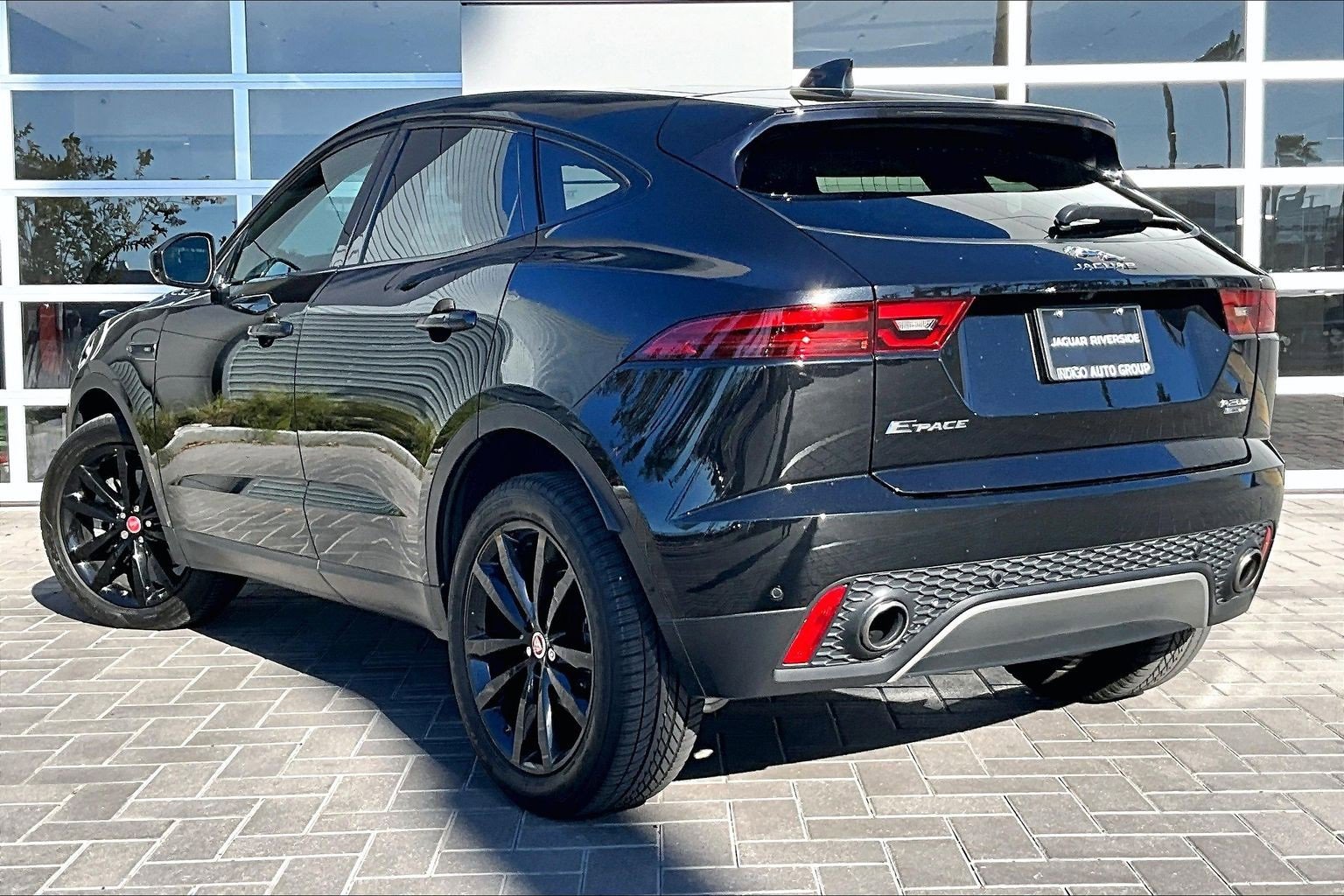 Used 2020 Jaguar E-PACE SE image 12