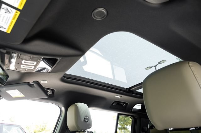 New 2026 Land Rover Defender 110 X-Dynamic SE AWD/4WD image 4