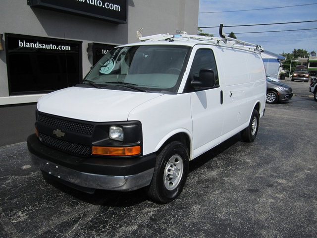 Used 2015 Chevrolet Express 2500 RWD image 2
