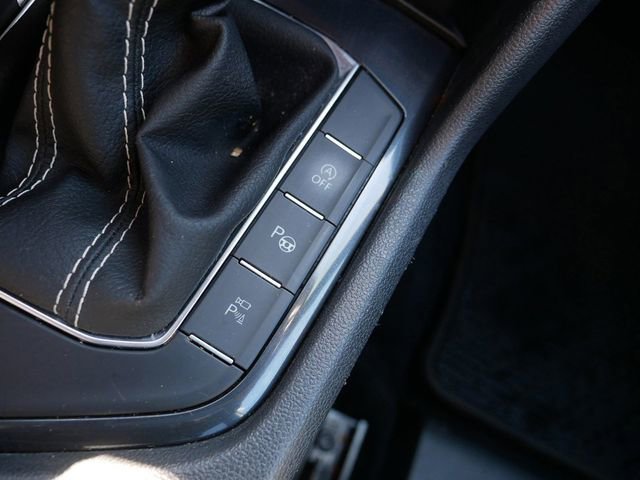 Certified 2023 Volkswagen Tiguan SEL R-Line image 35