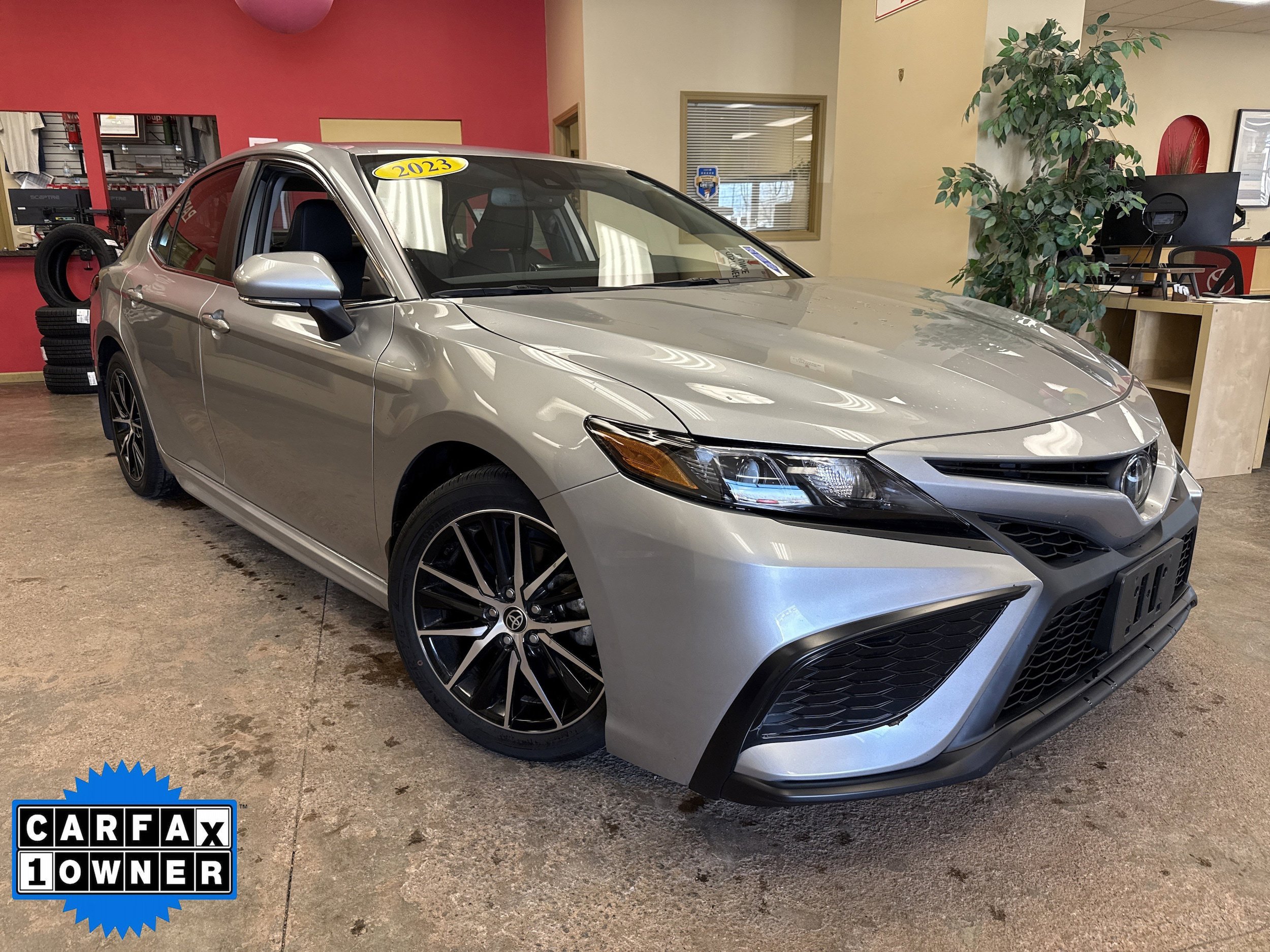 Used 2023 Toyota Camry SE w/ Convenience Package