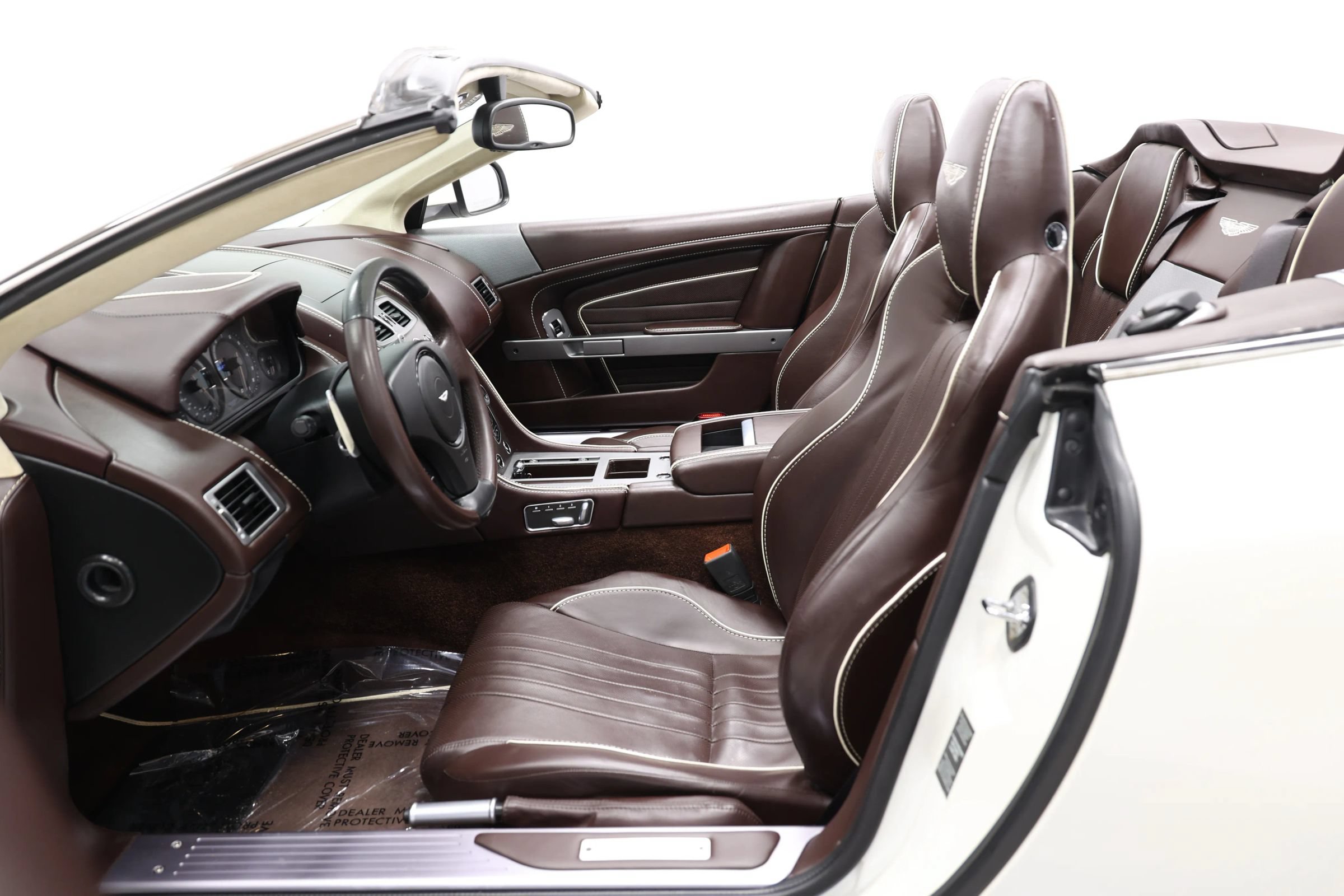Used 2016 Aston Martin DB9 GT RWD image 13