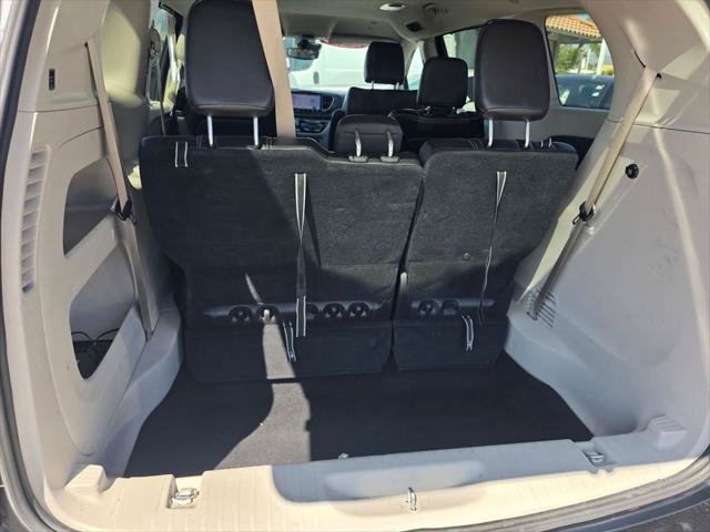 Certified 2024 Chrysler Pacifica Touring-L FWD image 20