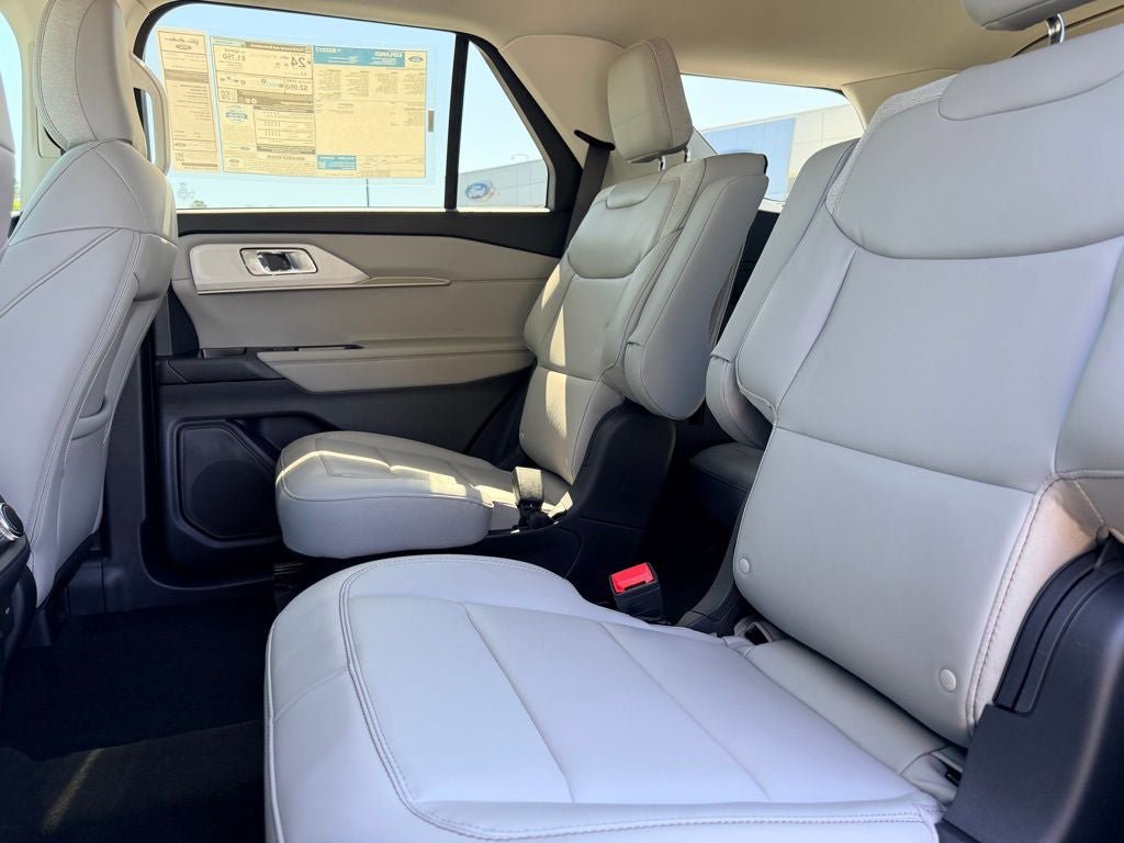 New 2026 Ford Explorer Active RWD image 11