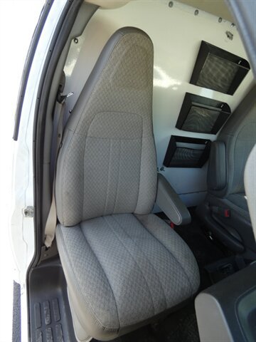 Used 2017 Chevrolet Express 3500 RWD image 23