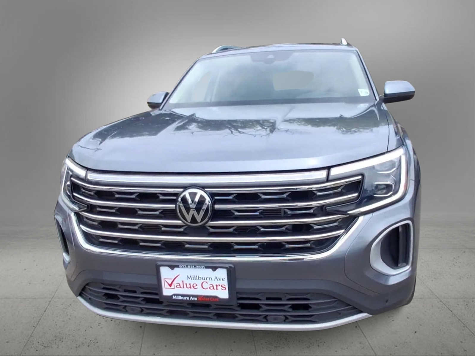 Used 2024 Volkswagen Atlas SEL AWD/4WD image 3