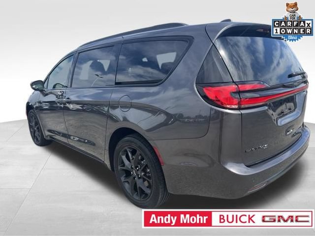 Used 2022 Chrysler Pacifica Touring-L w/ S Appearance Package AWD/4WD image 8
