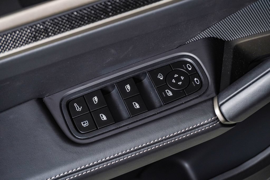 New 2026 Porsche Cayenne Turbo AWD/4WD image 27