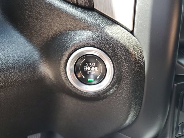 Used 2021 GMC Sierra 2500 Denali w/ Denali Black Diamond Edition AWD/4WD image 26