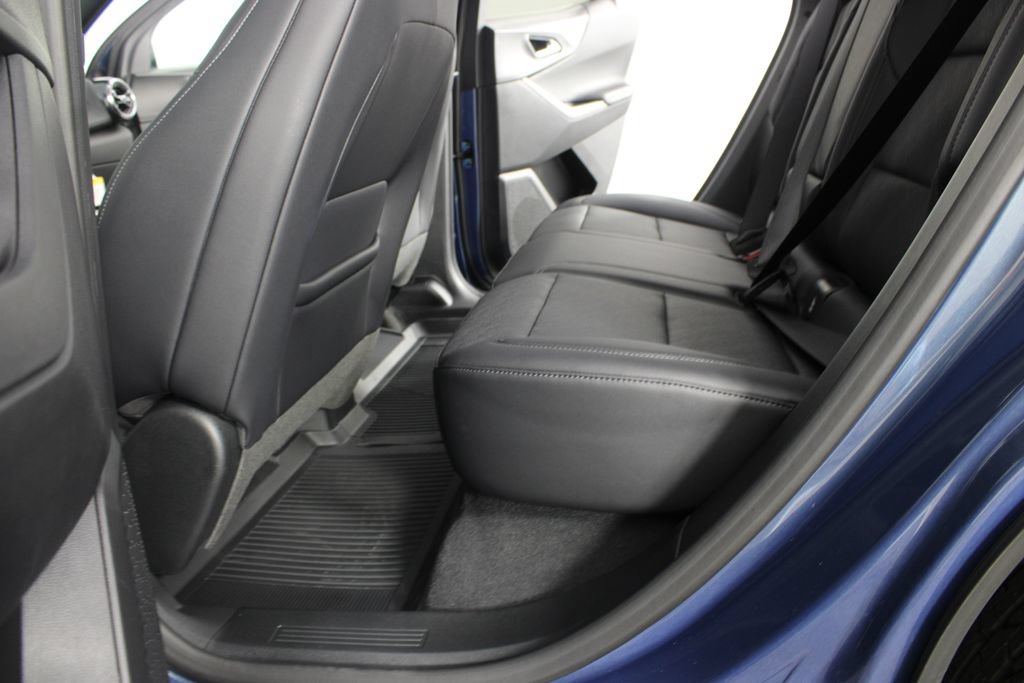 New 2027 Chevrolet Equinox LT w/ Convenience Package II FWD image 16