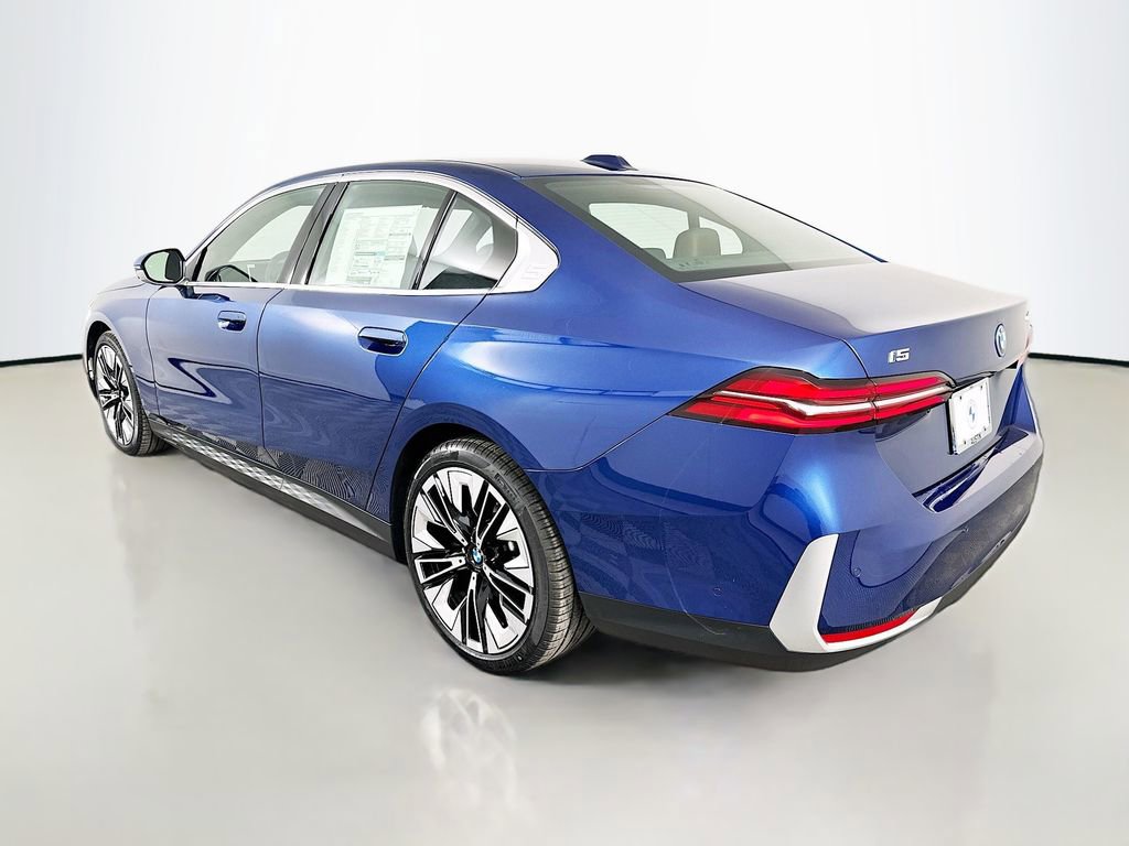 New 2026 BMW i5 eDrive40 w/ Premium Package RWD image 7