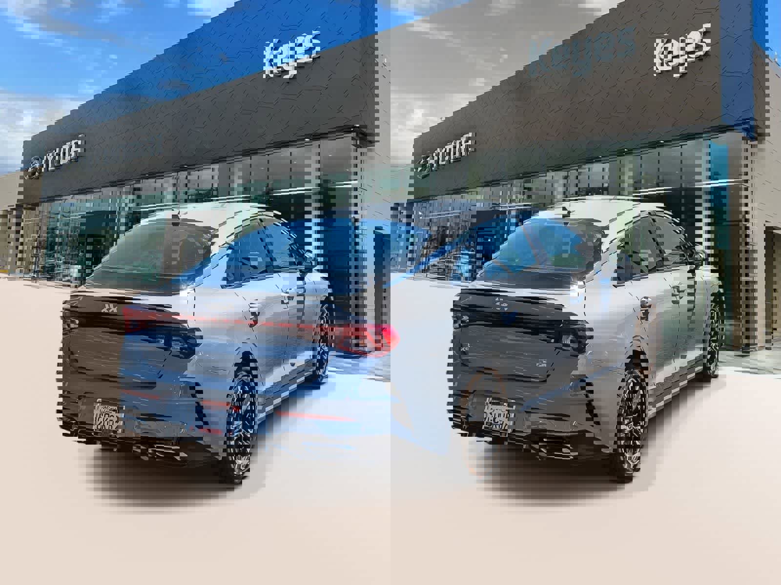 Used 2023 Kia K5 GT-Line w/ GT-Line Premium Package image 4